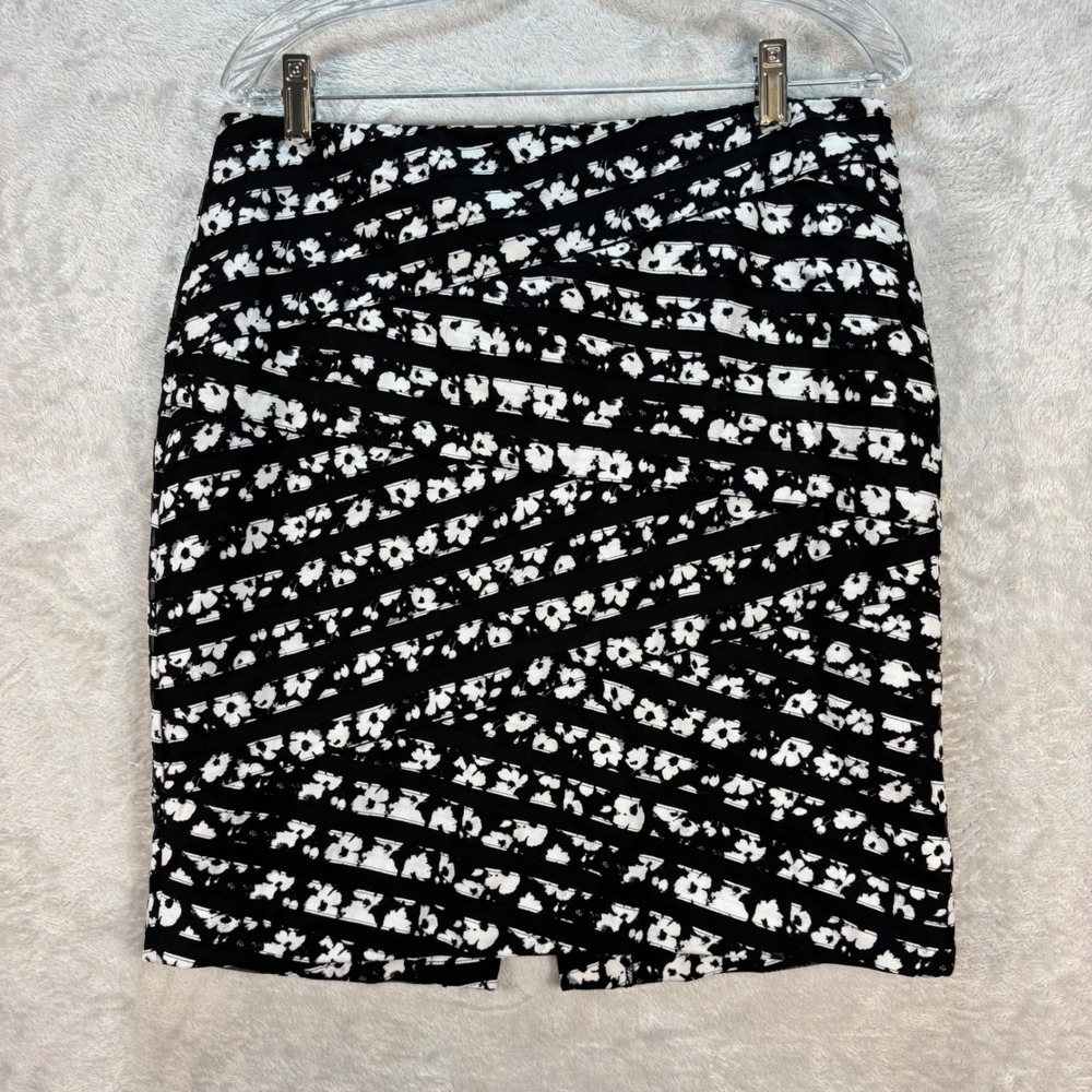 White‎ House Black Market Women's Abstract Print Pencil Skirt Size 8 Career